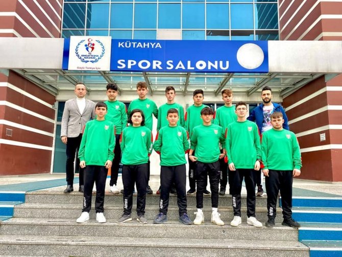 Hentbol Takımı İl Üçüncüsü Oldu