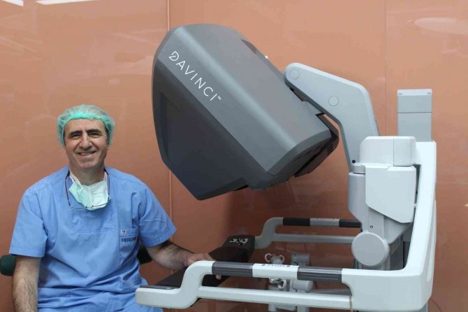 Kanser Tedavisinde ‘Robotik Cerrahiler’ Uzmanlara Avantaj Sağlıyor