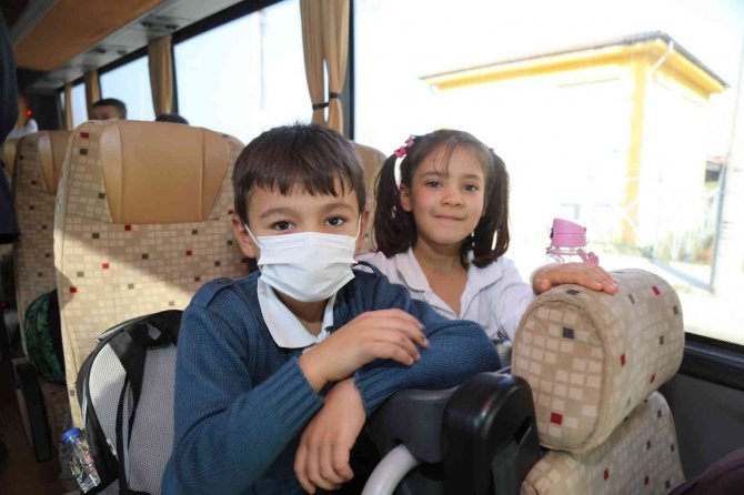 Mezitli’de Öğrencilerin Ulaşım Sorunu Çözüldü