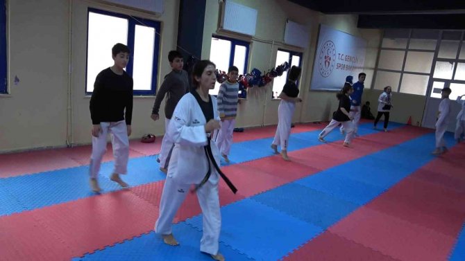Türkiye Şampiyonu Ekinci’den Spora Davet