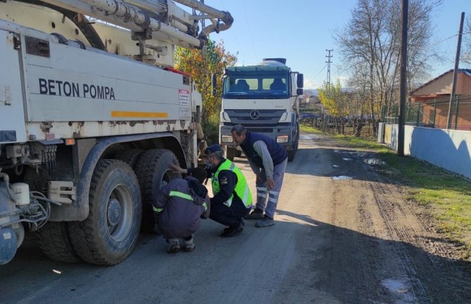 Jandarmadan Kış Lastiği Uygulaması