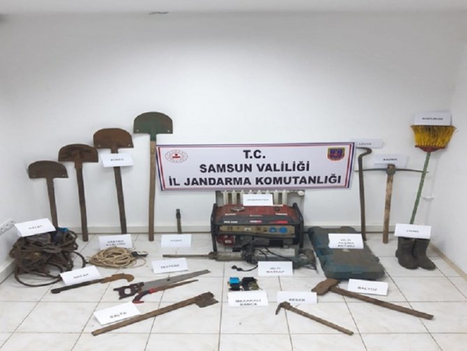 İ̇zinsiz Kazı Yapan 9 Kişi Gözaltına Alındı