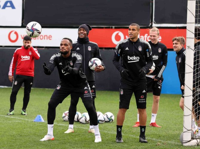 Beşiktaş’ta Hazırlıklar Sürüyor