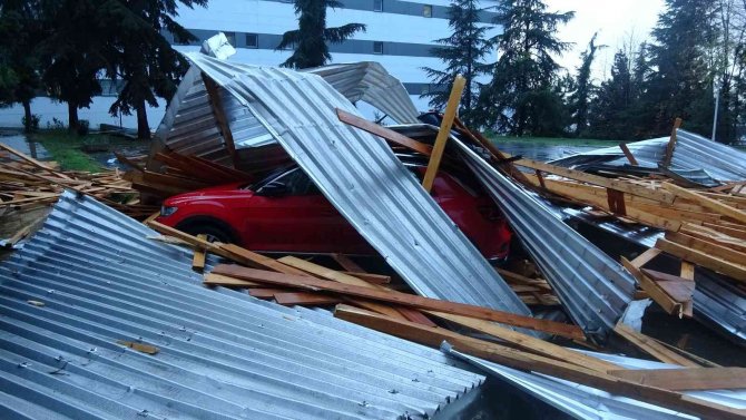 Trabzon’da Fırtınanın Bilançosu Gün Ağarınca Ortaya Çıktı