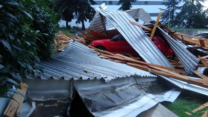 Trabzon’da Fırtınanın Bilançosu Gün Ağarınca Ortaya Çıktı