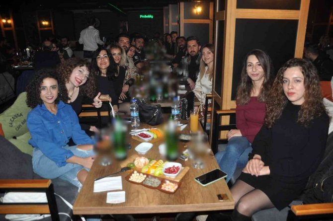 Yüksekova’da Zakkum Konseri Coşturdu