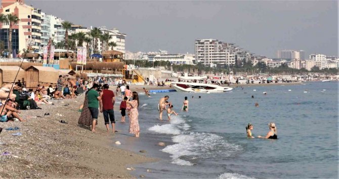 Antalya’ya Havayolu İle Gelen Turist Sayısı 9 Milyona Yaklaştı