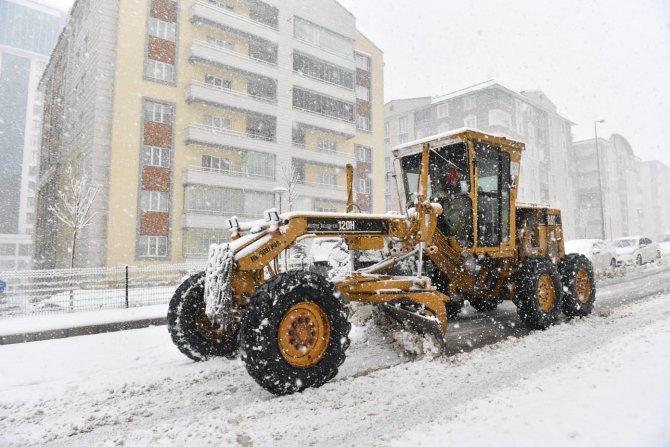 Yakutiye’de Kar Mesaisi Başladı
