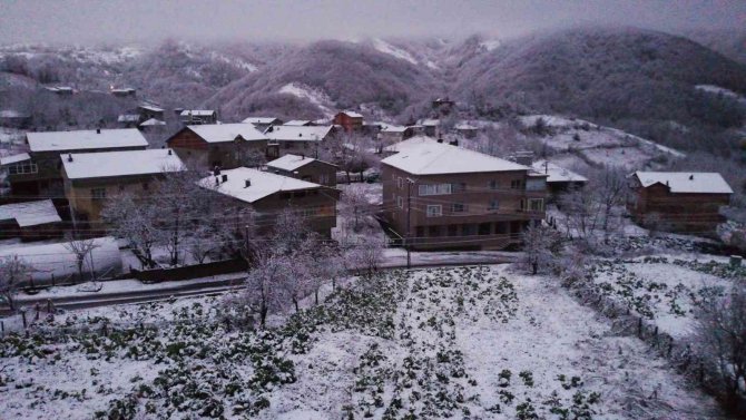 Mevsimin İlk Karı Yağdı, Kartpostallık Görüntüler Ortaya Çıktı
