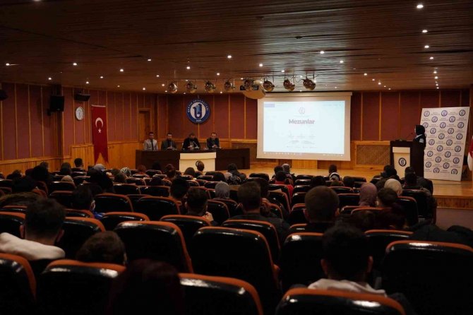 Bartın Üniversitesi Mezunu Gazeteciler, Bilgi Ve Tecrübelerini Öğrencilerle Paylaştı