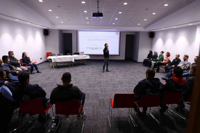Büyükşehir Personeline Motivasyon Eğitimi Verildi