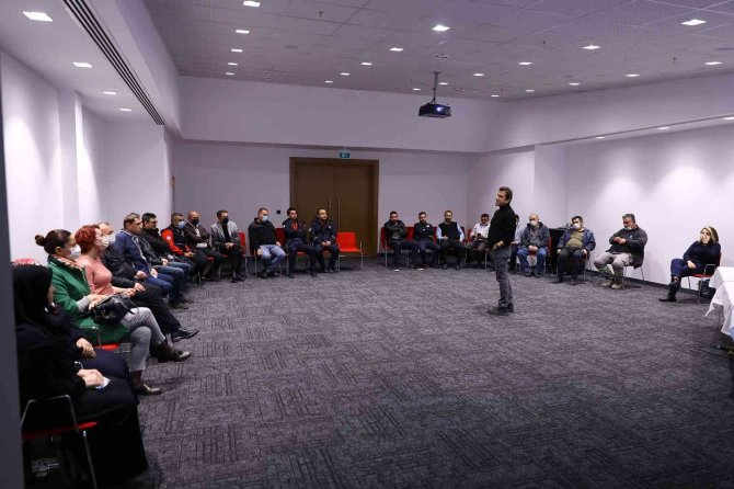 Büyükşehir Personeline Motivasyon Eğitimi Verildi