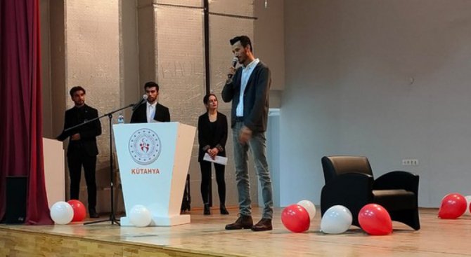 Dpü Öğrenci Topluluklarından Eğitim Zirvesi Etkinliği