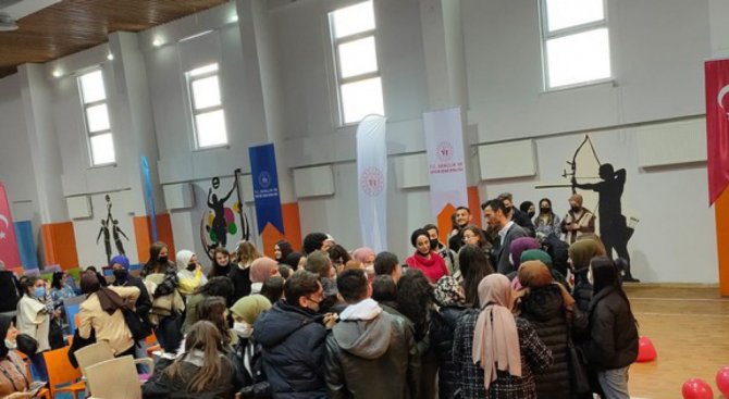 Dpü Öğrenci Topluluklarından Eğitim Zirvesi Etkinliği
