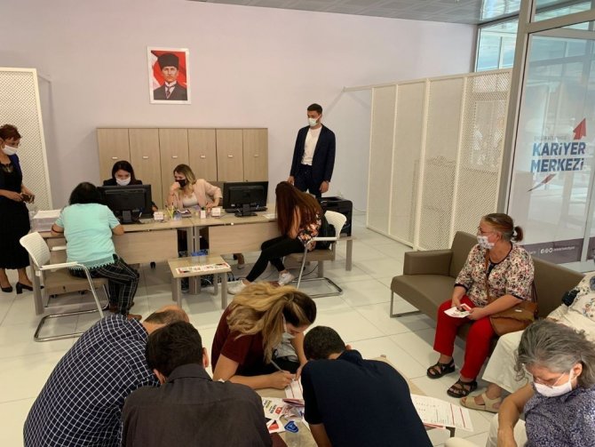 Efeler Kariyer Merkezi, 3 Ayda 8 Kişiye İş İmkanı Sağladı