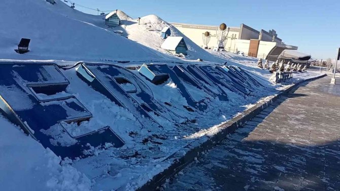 Erzurum Buz Kesti, Gece Eksi 14’ü, Gündüz Eksi 8’i Gördü