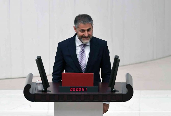 Hazine Ve Maliye Bakanı Nureddin Nebati, Tbmm’de Yemin Etti.