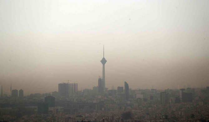 Tahran’da Hava Kirliliği Halk İçin Büyük Tehdit Oluşturuyor