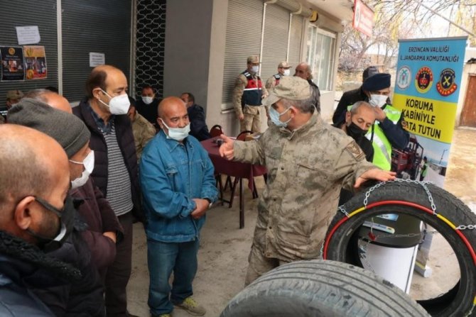 Jandarma Trafik Timleri, Kış Lastiği Konusunda Bilgilendirme Yaptı