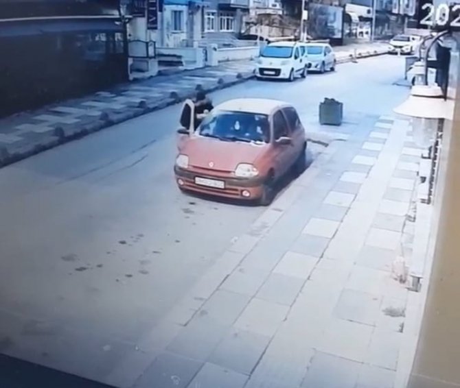 Kütahya’da Şaşkınlık Uyandıran Saniye Saniye Otomobil Hırsızlığı