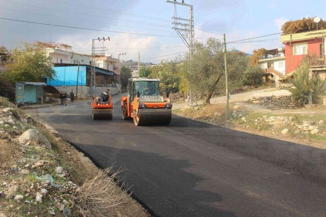 Mersin’de Yol Çalışması Sürüyor