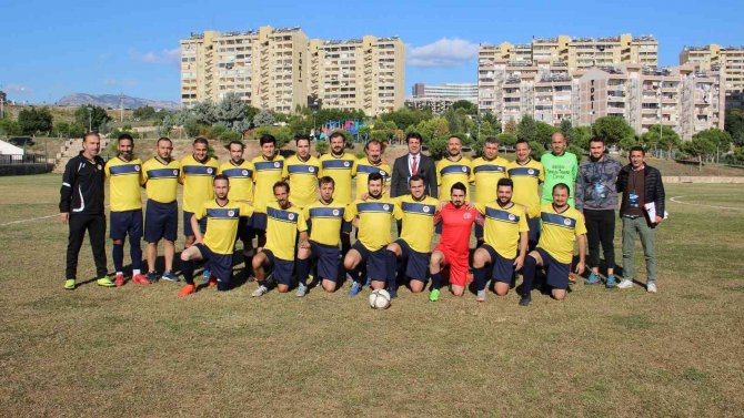 3 Ocak Kurtuluş Kupası Futbol Turnuvası Başladı