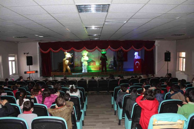 Muradiyeli Çocuklar Tiyatro İle Tanıştı