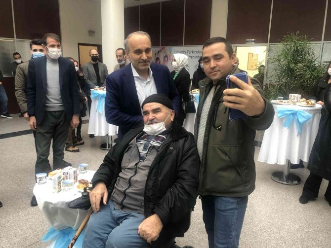 Arnavutköy Belediyesi, Yaklaşık Yüz Engelli Vatandaşa Medikal Malzeme Dağıttı