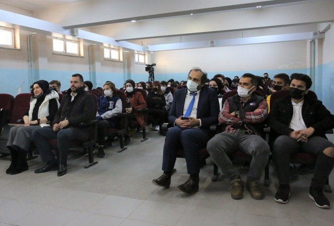 Öğrenciler ‘Tarihin Bilinmeyen Yönleri’ Söyleyişisinde Buluştu
