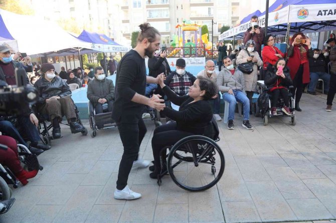 Başkan Deveci: “Engelleri Dayanışmayla Aşabiliriz”