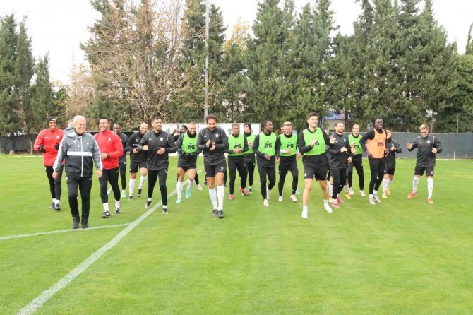 Altay, Galatasaray Maçı Hazırlıklarını Tamamladı