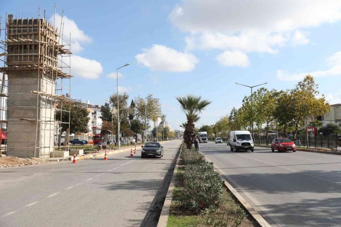 Gazi Bulvarı’nda Üst Geçit Çalışması