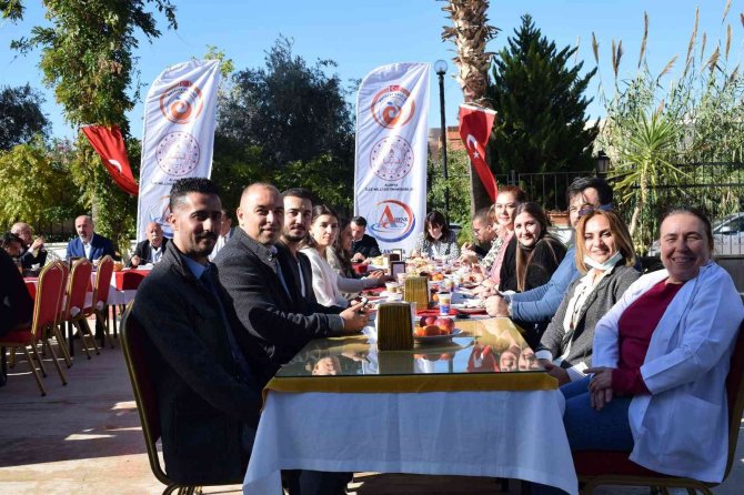 Alanya’da 22 Turizm Öğrencisi Burslu Okuyor