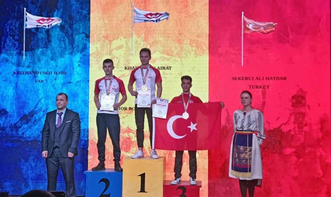 Hem Okudu Hem Çalıştı, Hiç Destek Almadan Gittiği Dünya Şampiyonasından Üçüncü Olarak Döndü