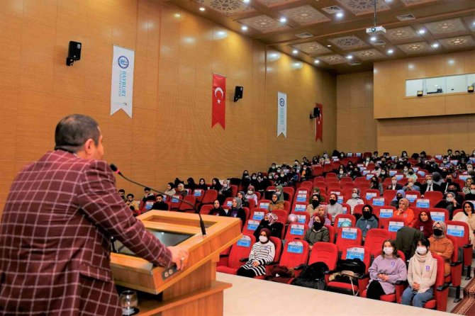 Bayburt Üniversitesinde ‘Kadına Şiddetle Mücadele’ Konulu Panel Düzenlendi