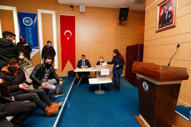 Bayburt Üniversitesinde Öğrenci Konseyi Seçim Süreci Tamamlandı