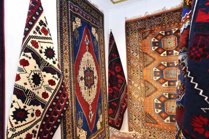 Tarihi 3 Bin Yıl Öncesine Dayanan Halılar Bursa’da Sergileniyor
