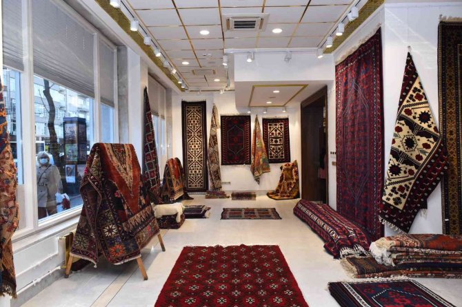 Tarihi 3 Bin Yıl Öncesine Dayanan Halılar Bursa’da Sergileniyor