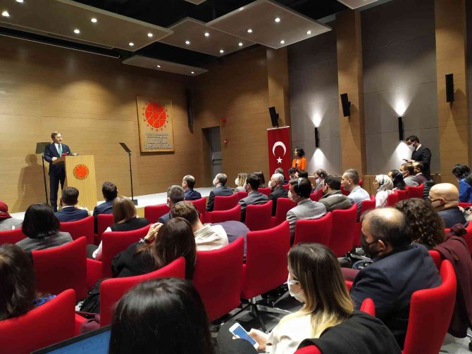 Cumhurbaşkanlığı İ̇letişim Başkanı Altun, Uluslararası Medya Mensupları Türkçe Eğitimi Sertifika Törenine Katıldı