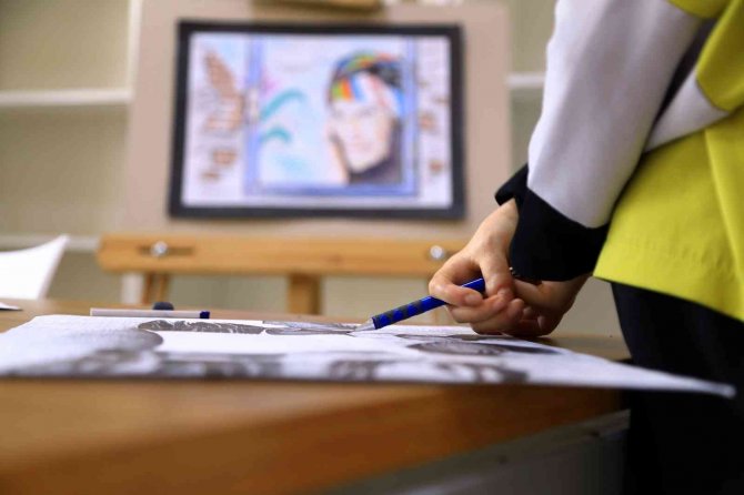 Kalem Tutmakta Zorlanırken Şimdi Resim Sergileri Açıyor