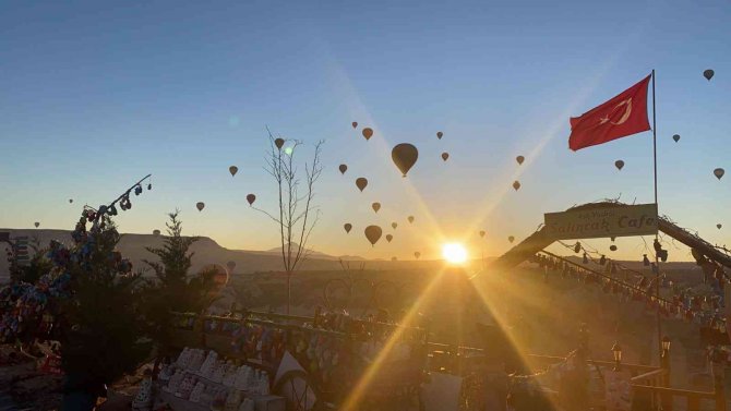 Kapadokya’da 11 Ayda 360 Bin Kişi Balonla Uçtu