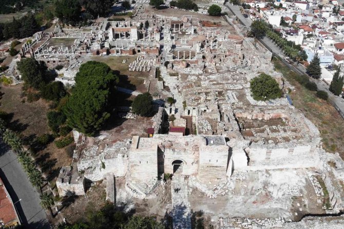 100 Yıldır Kazı Yapılan Kilisede Roma İ̇mparatoru ‘Büyük Theodosius’ İzleri