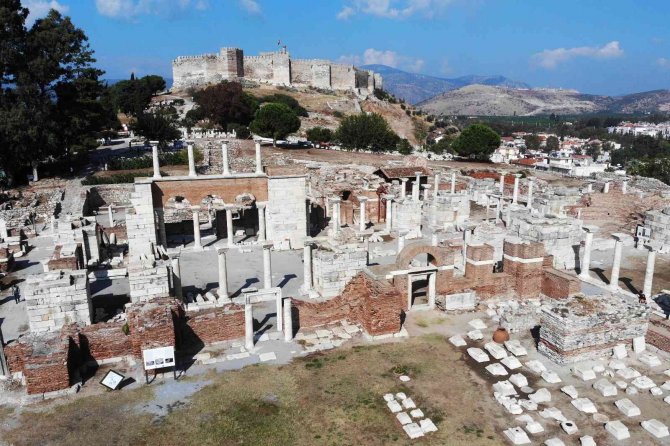 100 Yıldır Kazı Yapılan Kilisede Roma İ̇mparatoru ‘Büyük Theodosius’ İzleri
