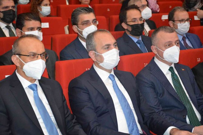 Adalet Bakanı Gül: “İ̇nsanlar Kendi Çocuğunu Görmek İçin Artık Para Ödemeyecek”