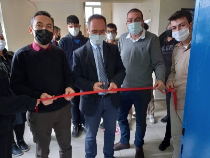 Lisede Kütüphane Açıldı