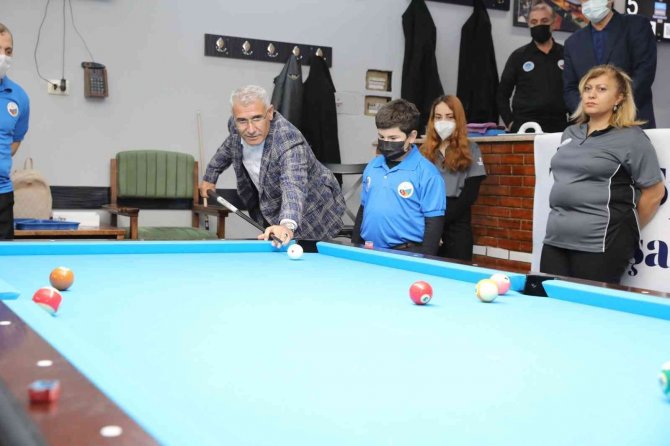 Bilardo Şampiyonasının Açılışını Başkan Güder Gerçekleştirdi