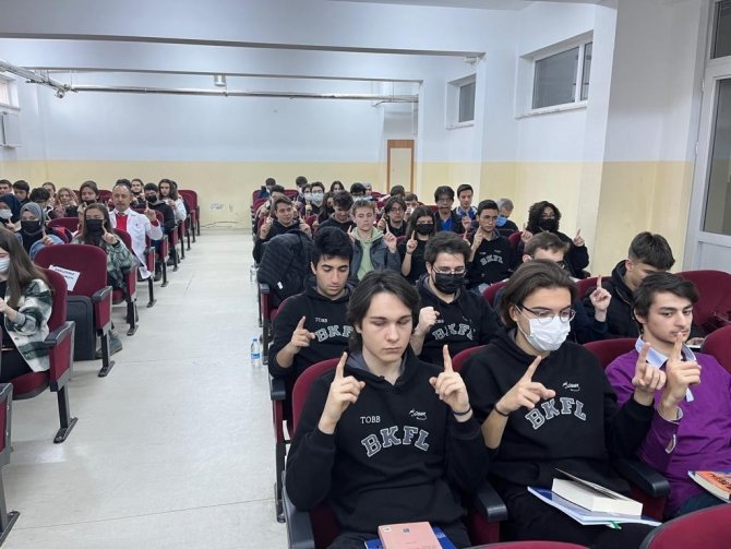 Manisa’da Öğrencilerin Okuma Hızını Yüzde 300 Arttıracak Eğitim