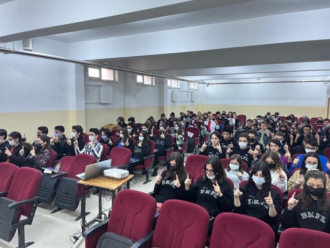 Manisa’da Öğrencilerin Okuma Hızını Yüzde 300 Arttıracak Eğitim