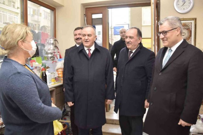 Mhp’liler Bandırma’da Esnafı Gezdi