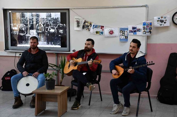 Bu Çocuklar Geleneksel Türk Kültürü İle Teknolojiyi Bir Araya Getirdi
